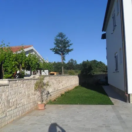 Studio In With Terrace, Air Conditioning, Washing Machine * Medulin